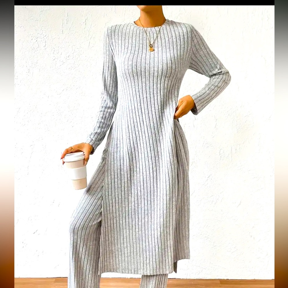 Relax in this warm and cozy 2 piece lounger.
